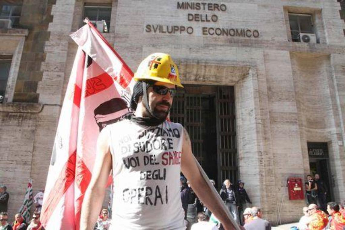 Alcoa/ Lavoratori in corteo a Roma, presidio davanti Mse