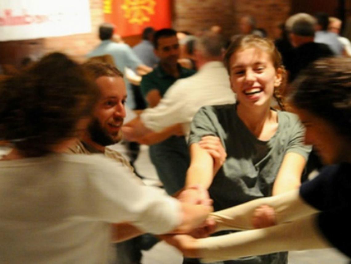 Balli occitani sul Tanaro, una libreria<br/>a Portacomaro e piatti "raglianti"