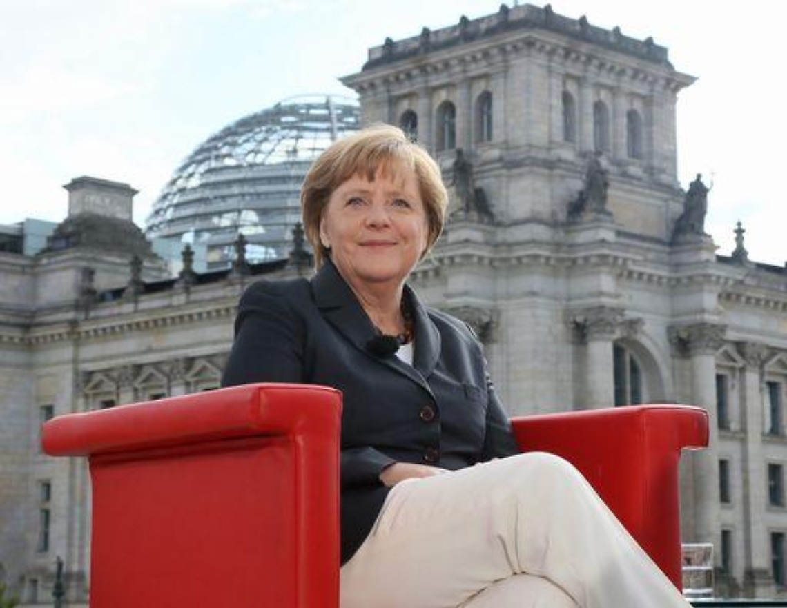 Grecia/Merkel:ogni giorno importante per sforzi rispetto impegni