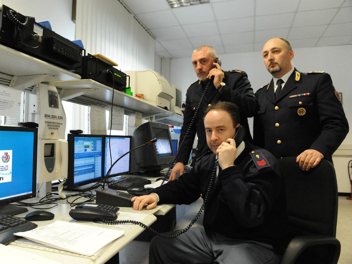 Le istituzioni a Ferragosto in visita<br/>alle sale operative delle forze dellordine