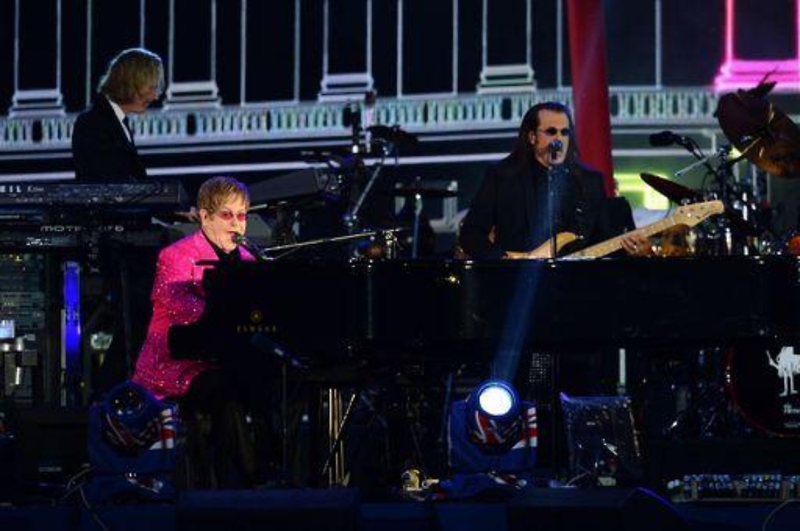 Musica/ Trovato morto Robert Wayne Birch, bassista Elton John