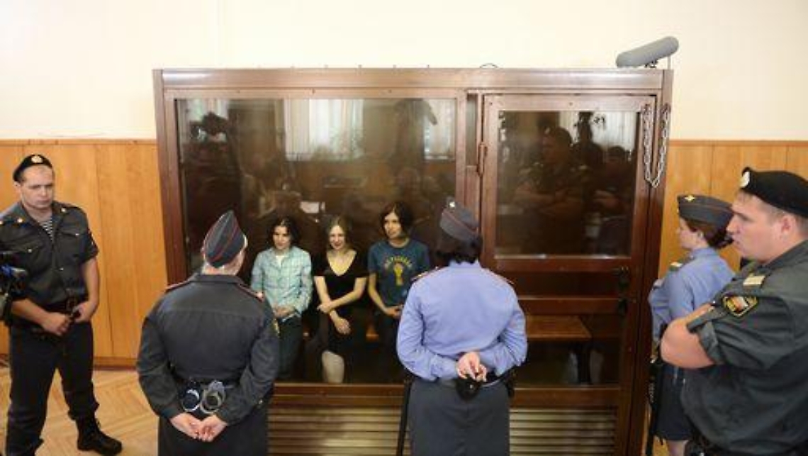 Russia/ Tribunale giudica Pussy Riot colpevoli di teppismo