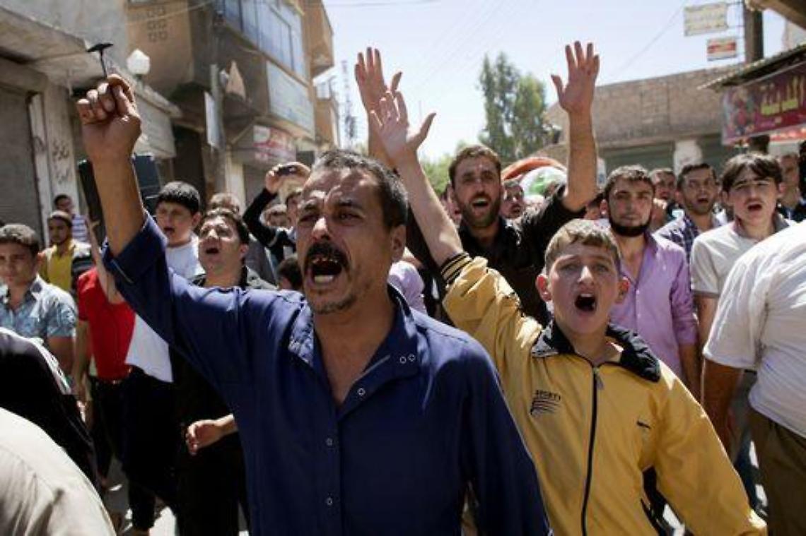 Siria/ Maadamiyat, "decine di morti" in sotterranei moschea