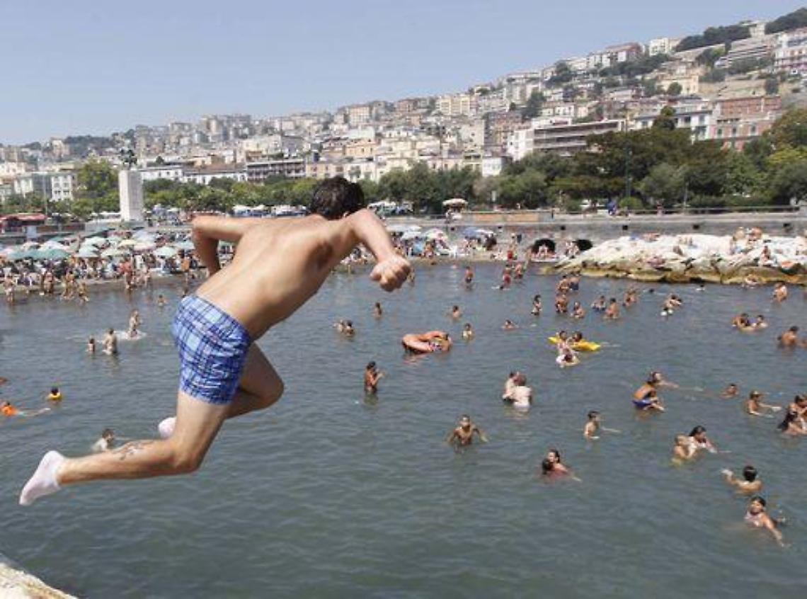 Turismo/ Consumatori: Solo un italiano su tre &egrave; stato in vacanza