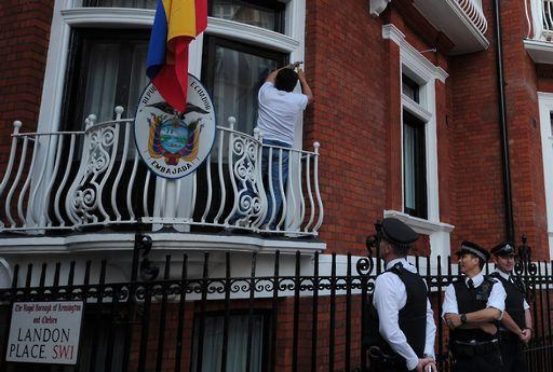 Wikileaks/ Assange parla da balcone ambasciata Ecuador