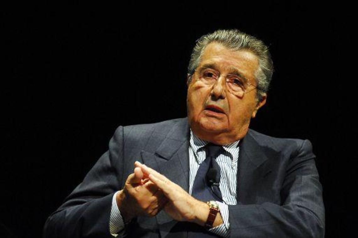 Cir/ Carlo De Benedetti lascia controllo del gruppo ai figli