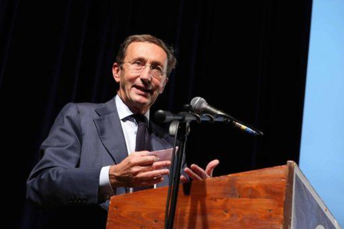 Governo/ Fini: Berlusconi come Grillo mette a rischio l'Italia