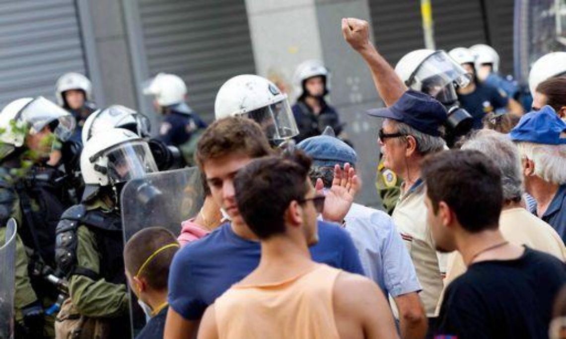 Ue/ Amnesty: Uso eccessivo della forza contro manifestanti