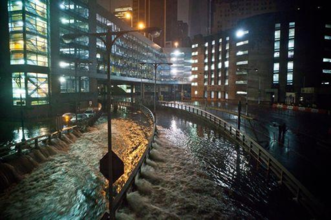 Usa/ Obama decreta stato di catastrofe a New York dopo Sandy