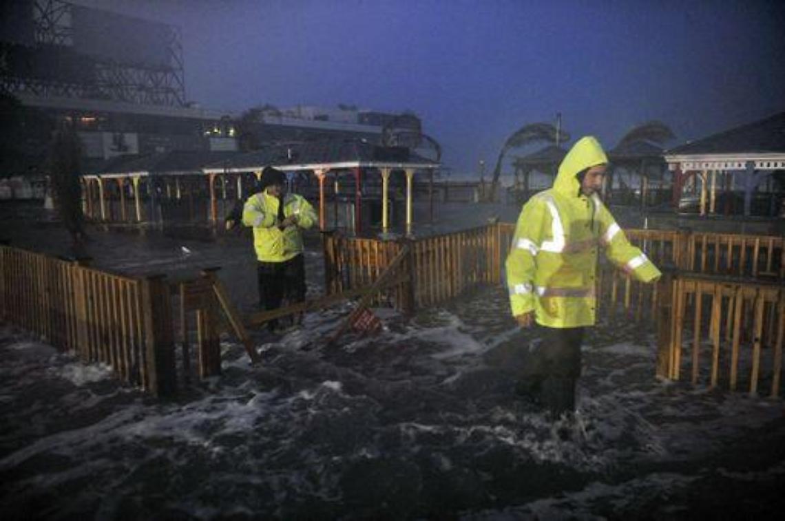 Usa/ Sandy, cede diga nel New Jersey, a rischio tre citt&agrave;
