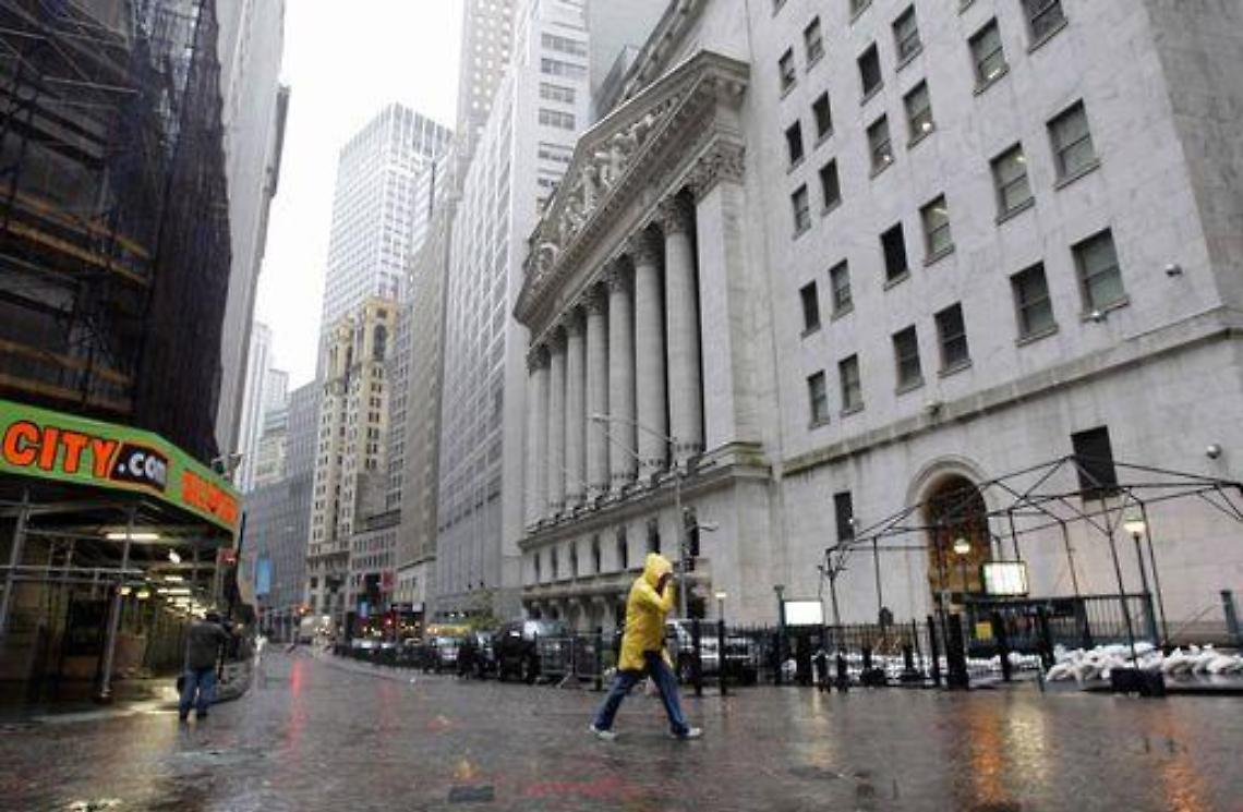 Wall Street/Stop a scambi per uragano Sandy, prima volta da 2001