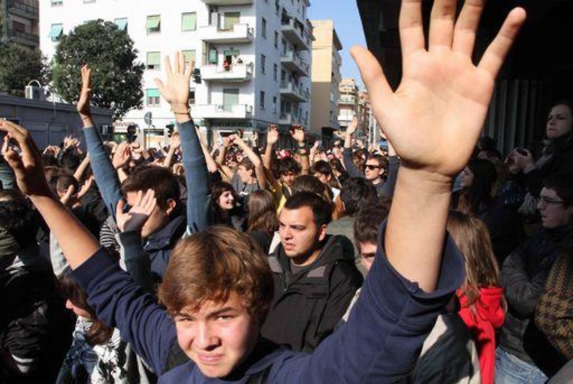 Crisi/ Tensione al liceo Tasso di Roma, sprangate aule e cortile