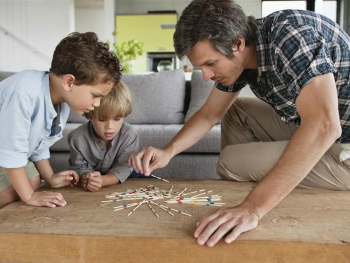 Giocare con i figli?<br/>Oggi non c'&egrave; pi&ugrave; tempo