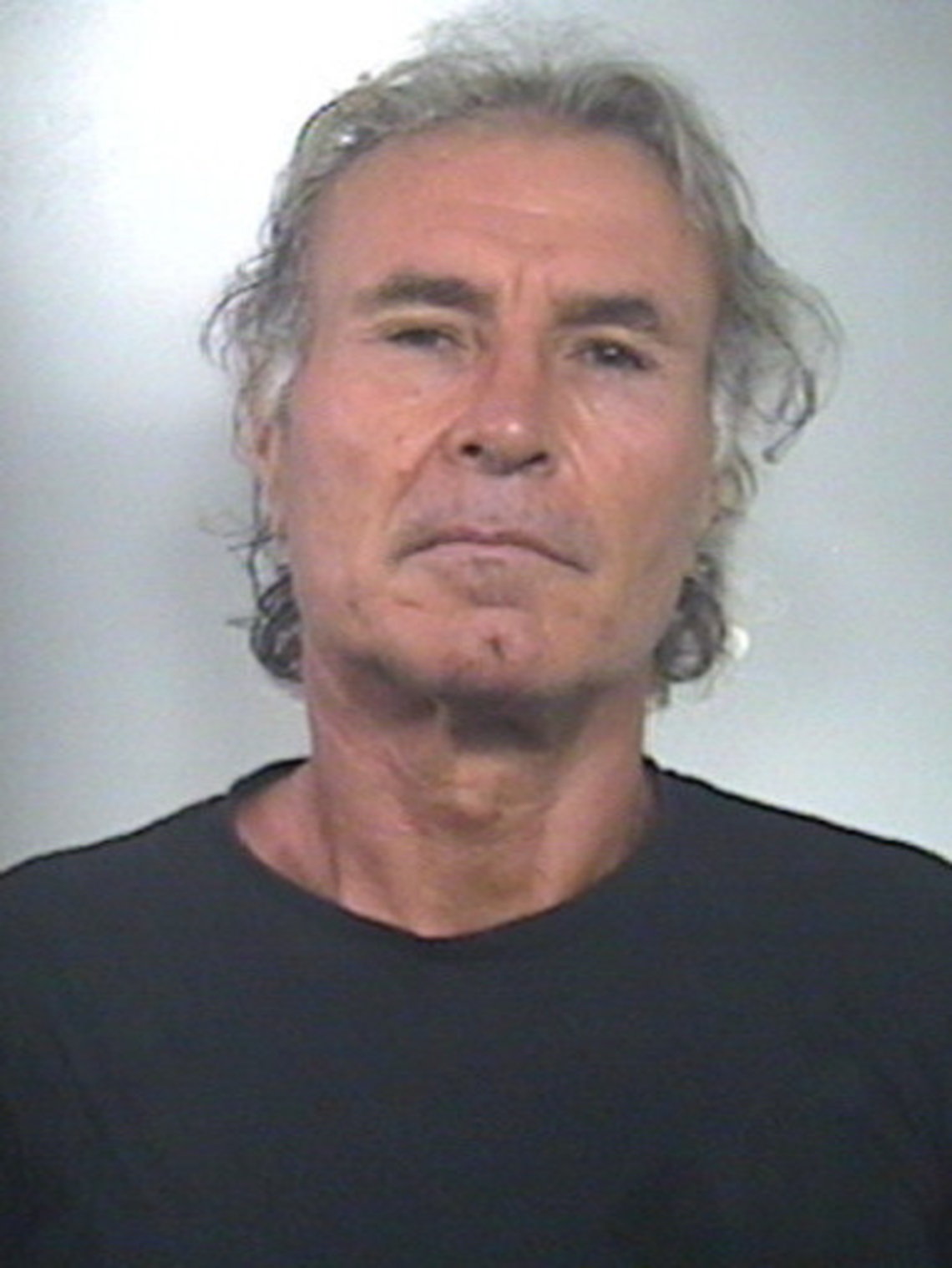 Legati con le corde alla siepe:<br/>non fu tentato omicidio