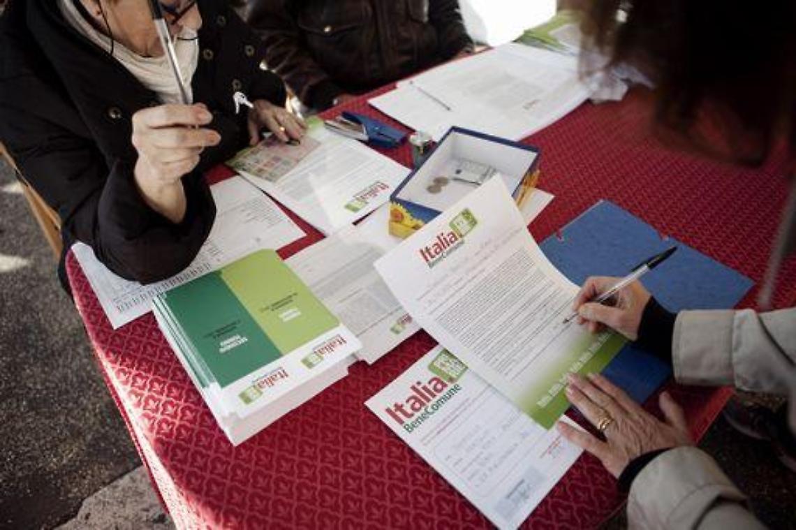 Primarie cs/Bersani a pi&ugrave; 10,ma Renzi vuole riaprire iscrizioni