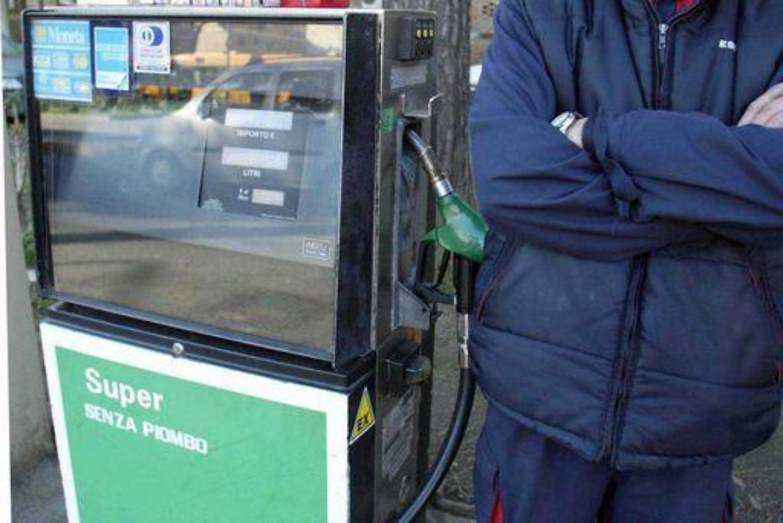 Benzina/ Adesione compatta gestori a sciopero, punte del 96%