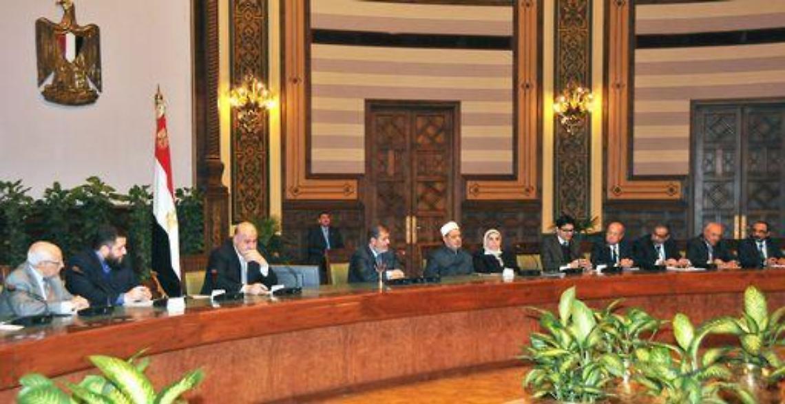 Egitto/ Morsi ritira il decreto, l'opposizione valuta come reagire