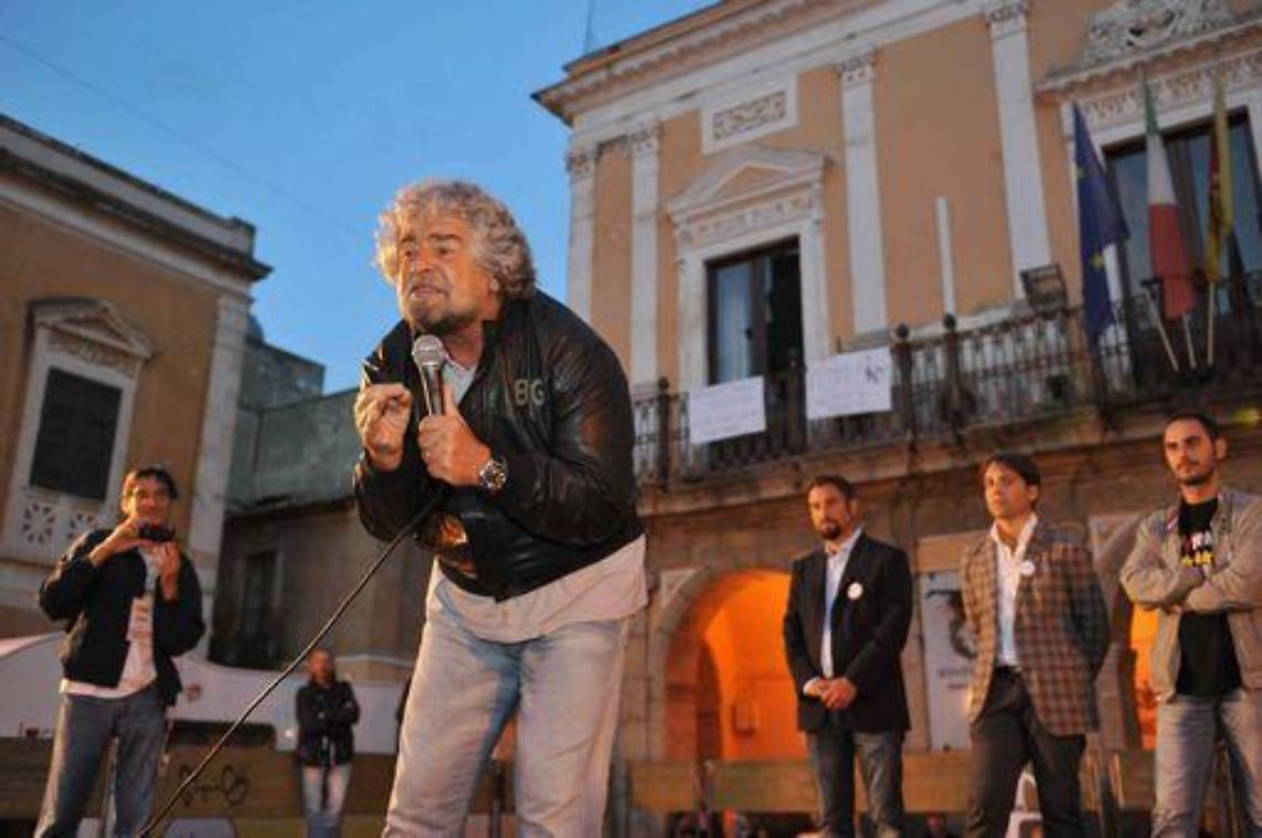 Governo/ Grillo: Monti lascia paese stremato, attenti alla rabbia