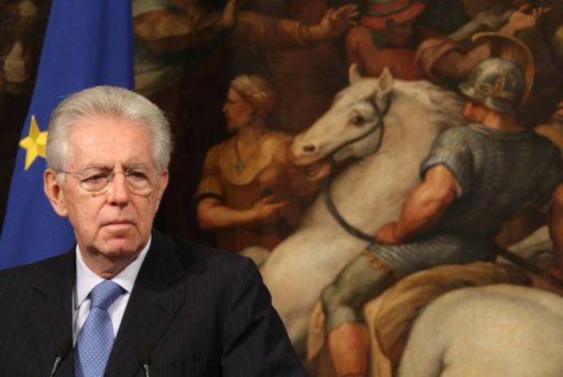 Governo/ Monti a messa a Milano con la moglie Elsa