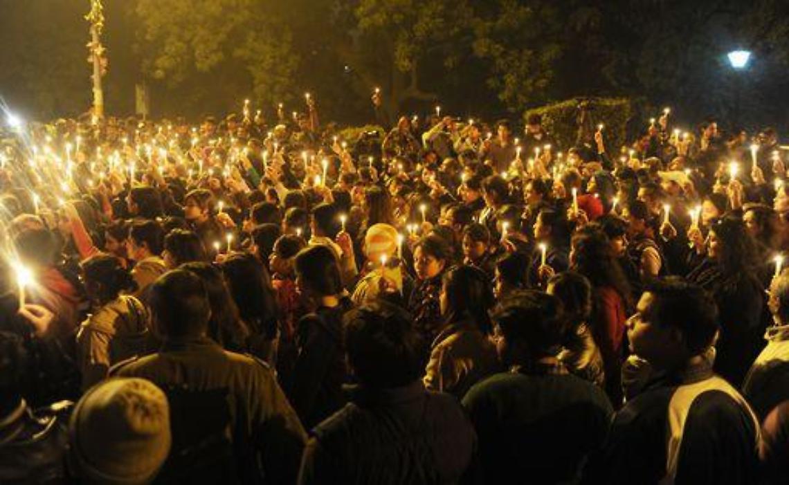 India/ Spoglie studentessa stuprata di ritorno a Nuova Delhi