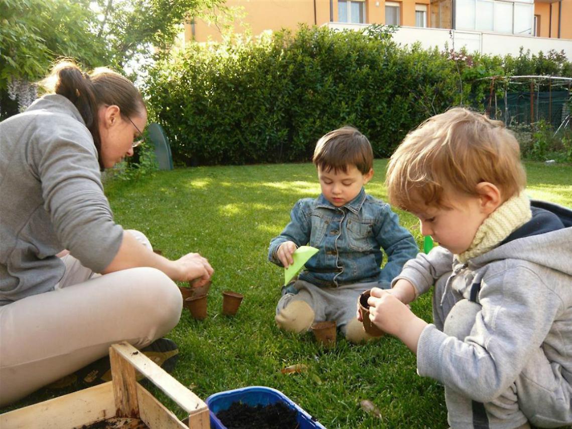 Niente scuola, i miei figli<br/>me li educo da sola a casa
