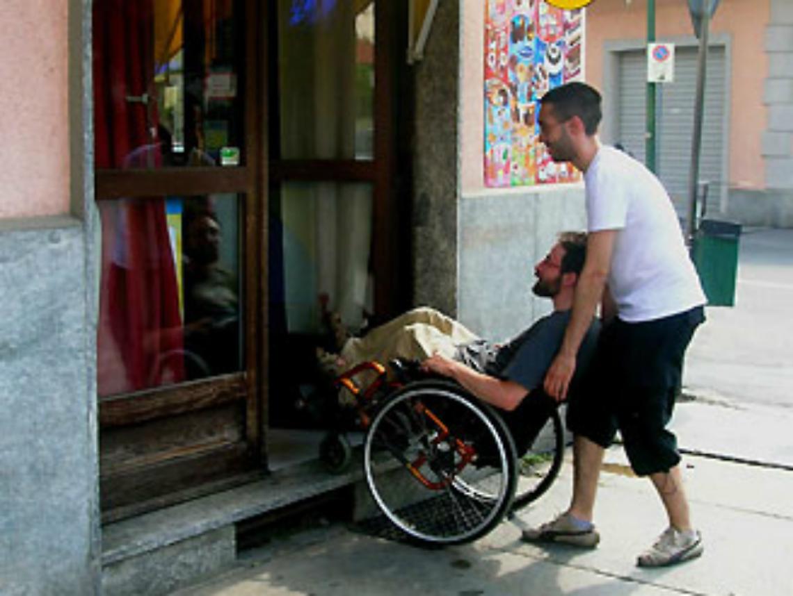 Una pedana allingresso di tutti i negozi?