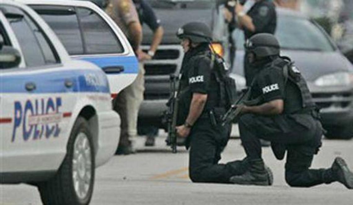 Usa/ Uomo spara in scuola Connecticut, bambino ferito seriamente