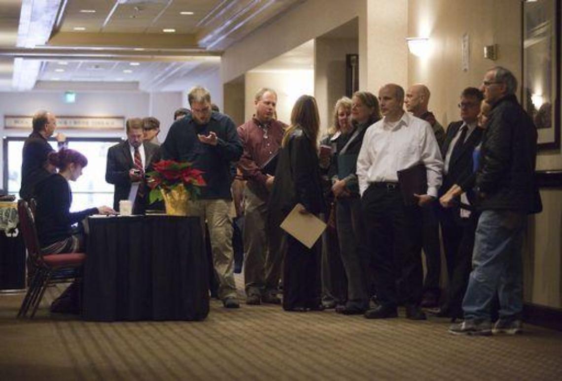 Usa/ Uomo spara su folla in un centro commerciale, tre morti