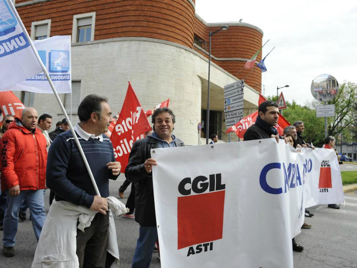 2012 in foto<br/>Aprile, fiera, festa e crisi immobiliare