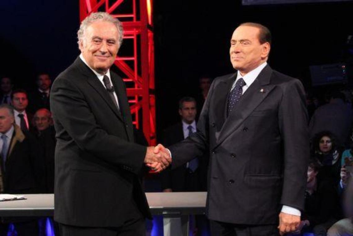 Berlusconi/Stretta di mano-sorrisi,Cav resiste a corrida Santoro