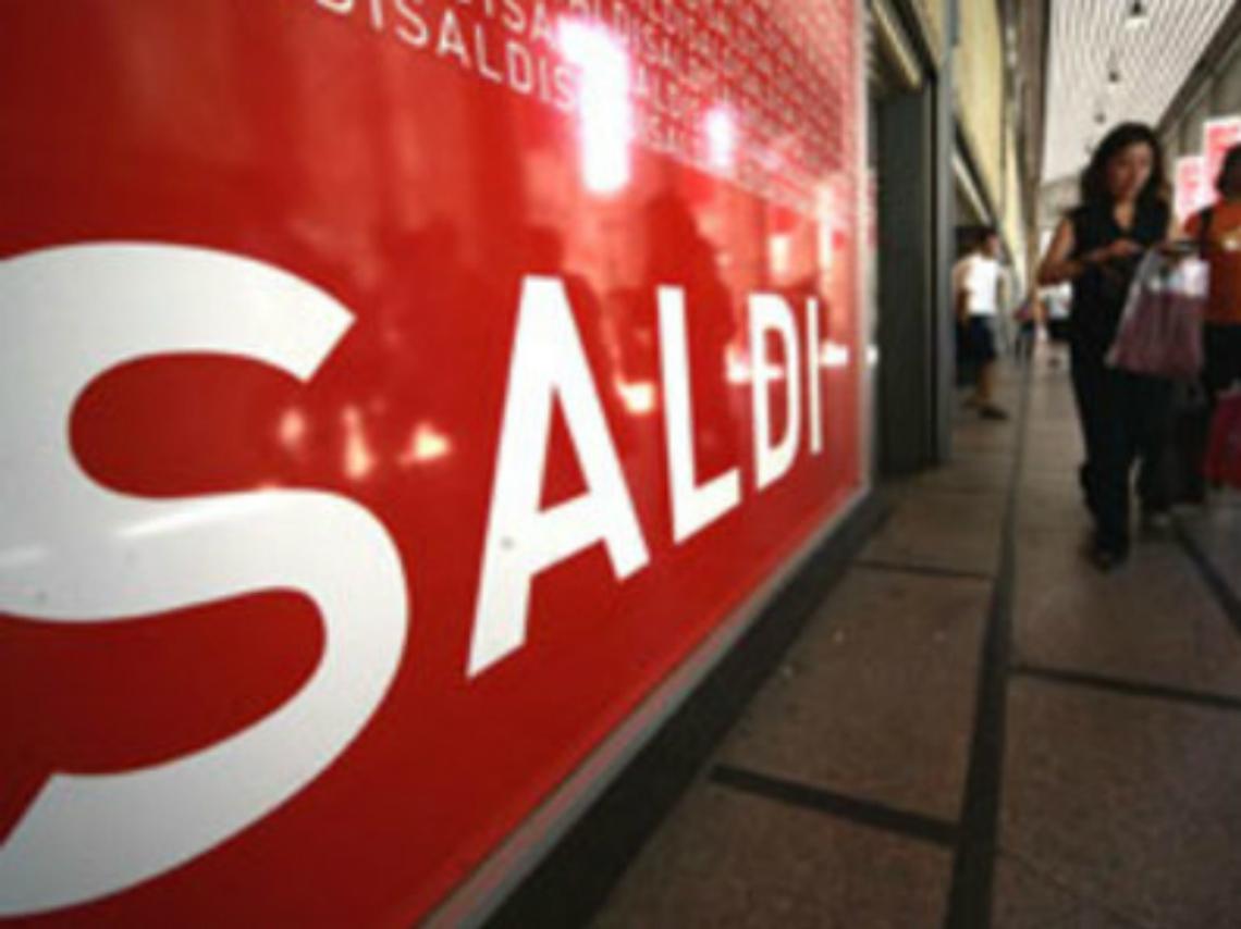 Esposizione prezzi irregolare, Fiamme Gialle controllano un negozio del centro