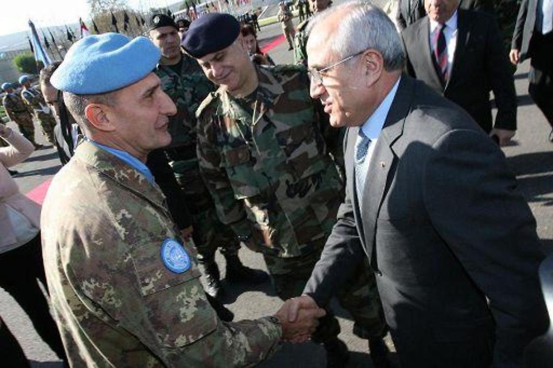 Libano/ Presidente libanese in visita al comando di Unifil