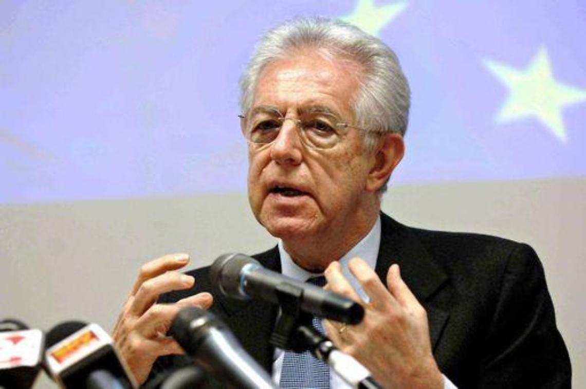 Monti: No a matrimoni e adozioni per gay