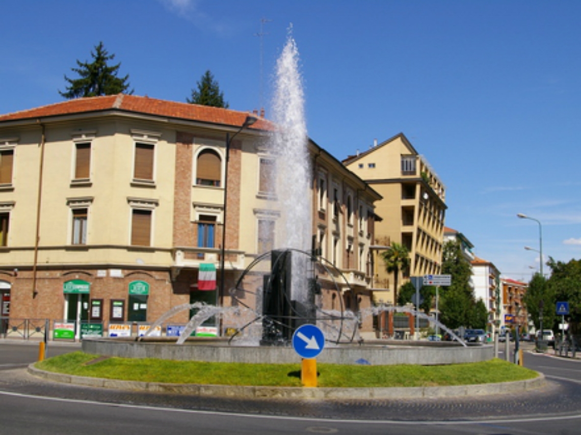 Pedone investito in piazza Lugano