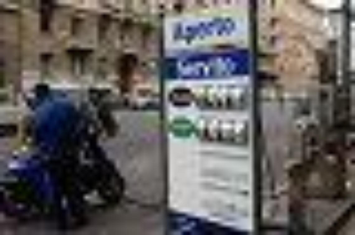 Benzina/ Weekend all'insegna dei rialzi, verde fino a 1,9 euro