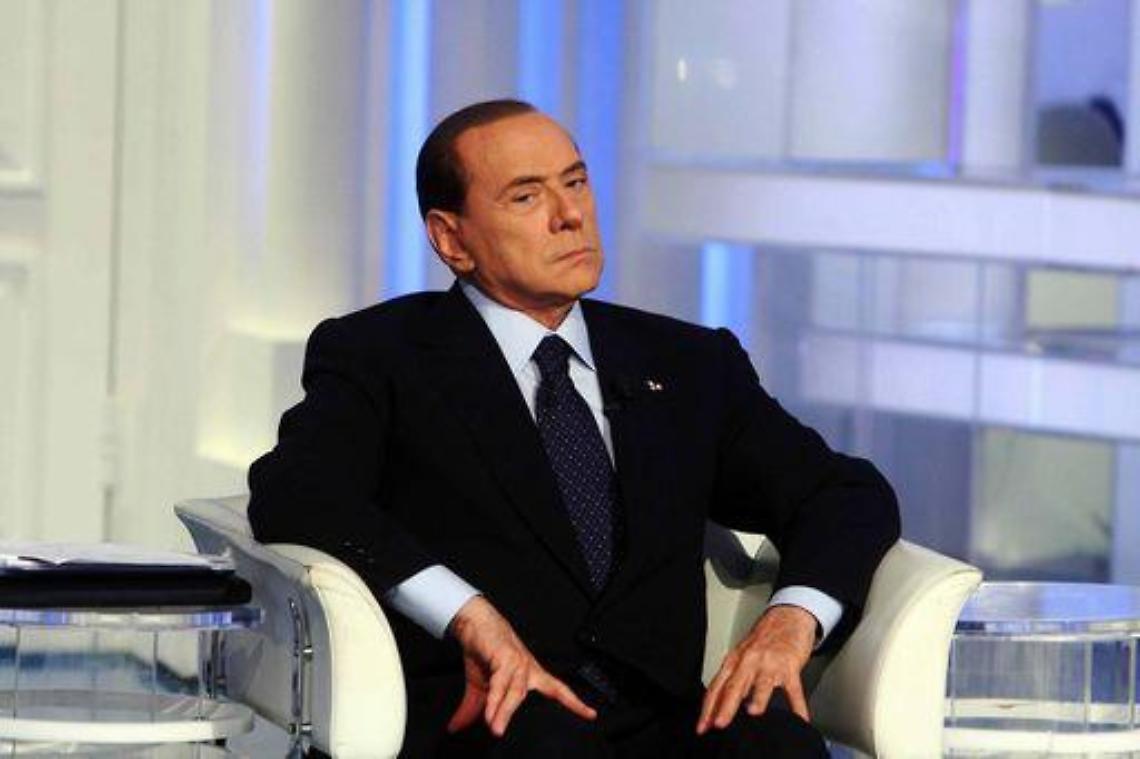 Berlusconi: Italia deve essere governata, ora riflettere bene