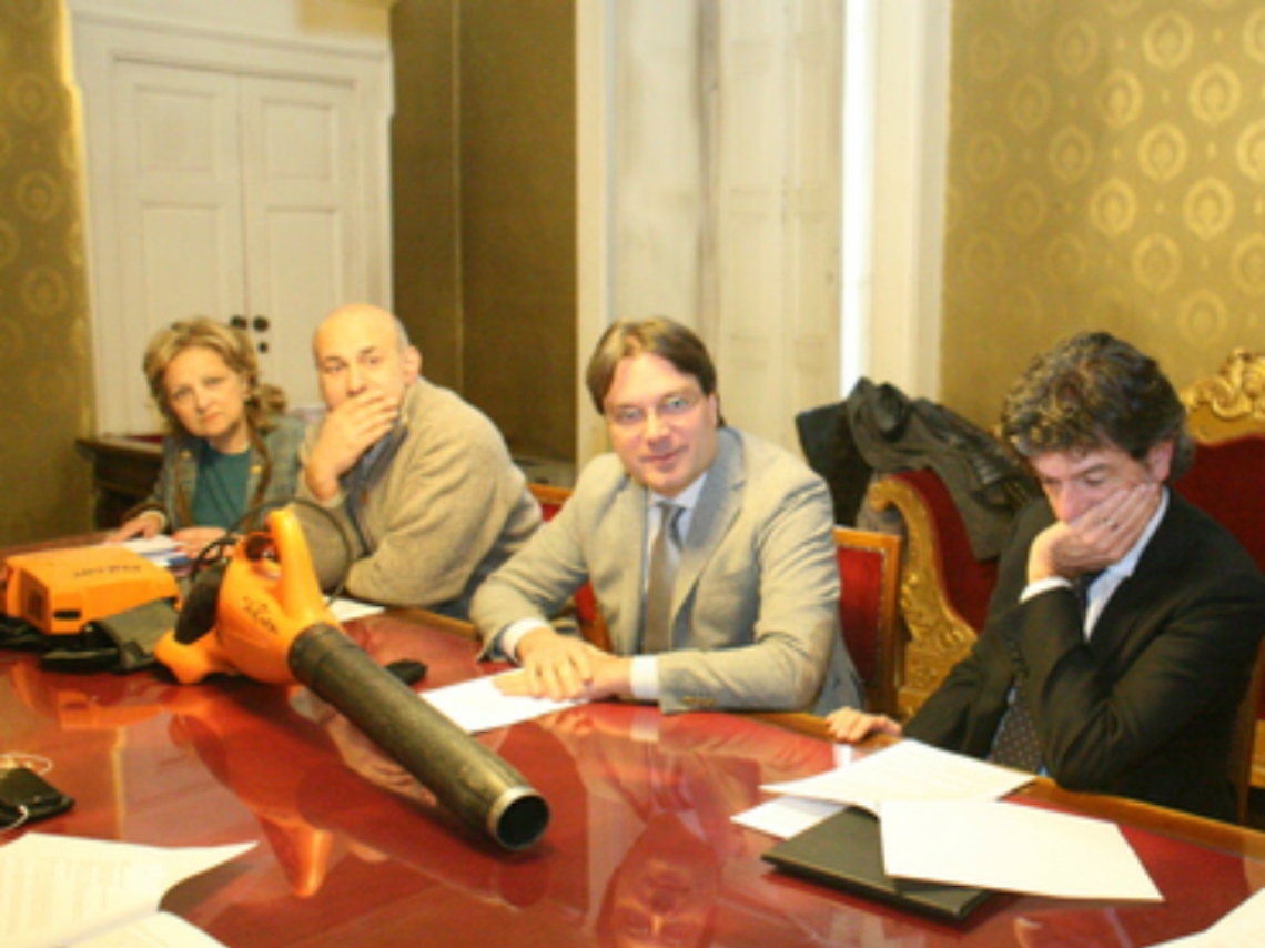 Divieti di sosta a griglia per strade pi&ugrave; pulite