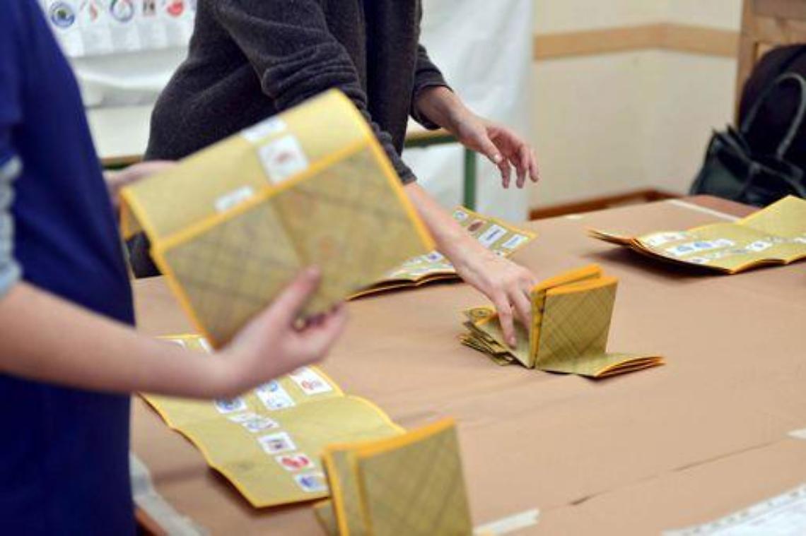 Elezioni/ Senato ingovernabile, Pd spera in Camera e guarda M5S