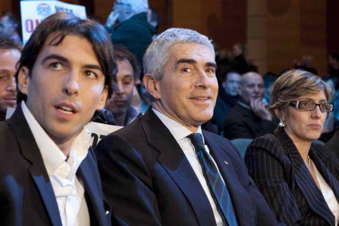 Gay/ Casini: Non garantirebbero affettivit&agrave; completa ai figli