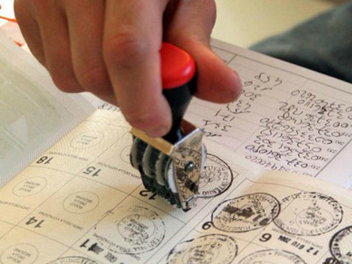 I seggi speciali allestiti nelle scuole astigiane per i portatori di handicap