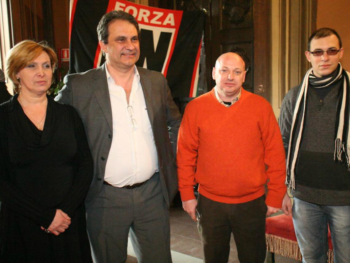 La moschea, l'immigrazione, i gay<br/>Incontro ravvicinato con Forza Nuova