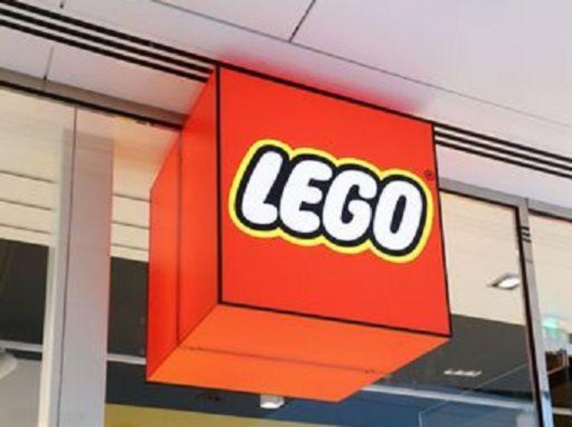 Lego/ Va a gonfie vele la nuova serie al femminile "Friends"