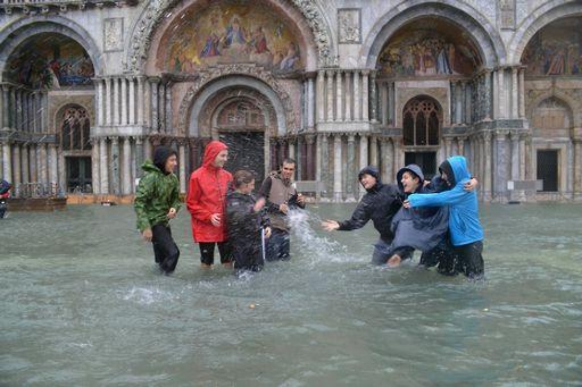Maltempo/ Venezia, punta massima di marea di 106 cm
