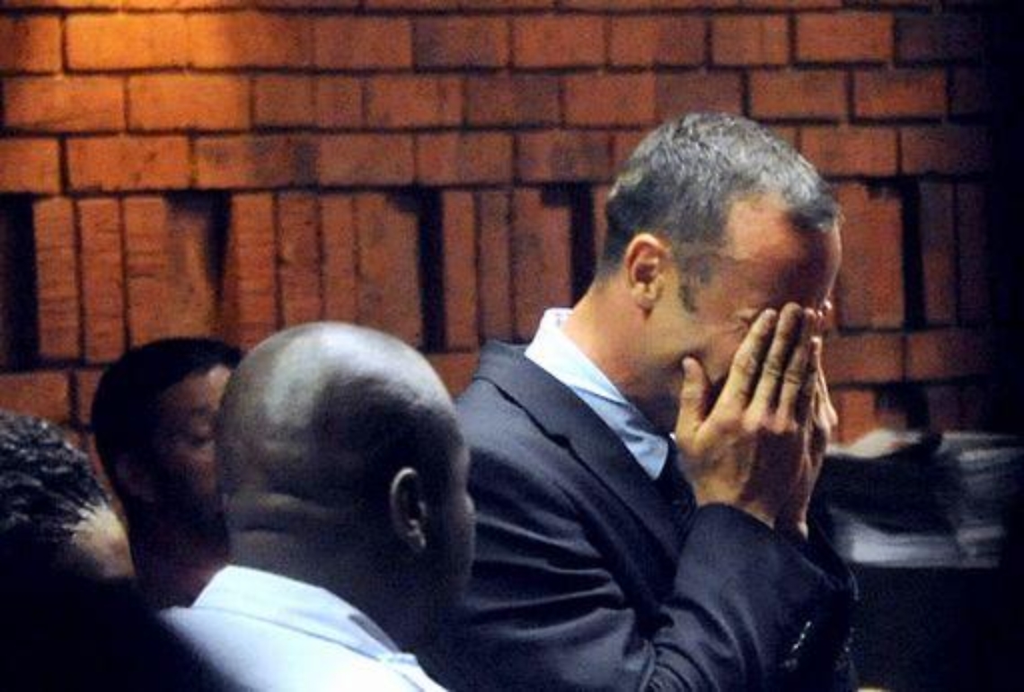 Pistorius/ Atleta in lacrime,accusa conferma omicidio premeditato