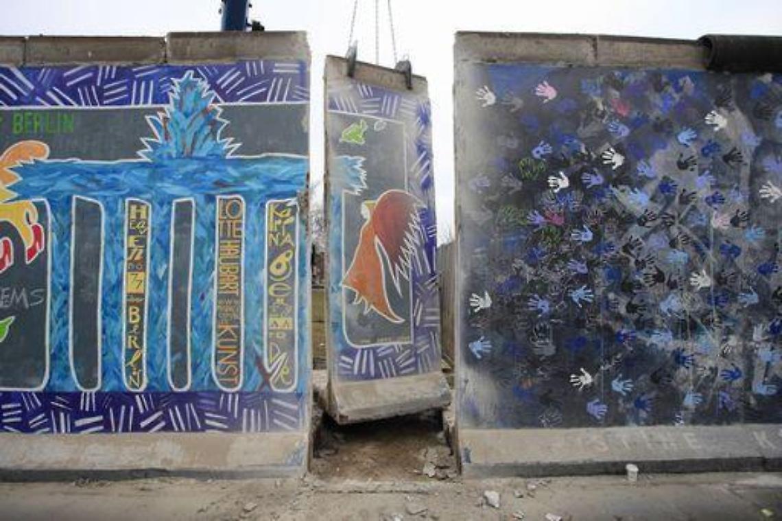 Berlino, nuovo raduno di massa oggi per salvare il Muro