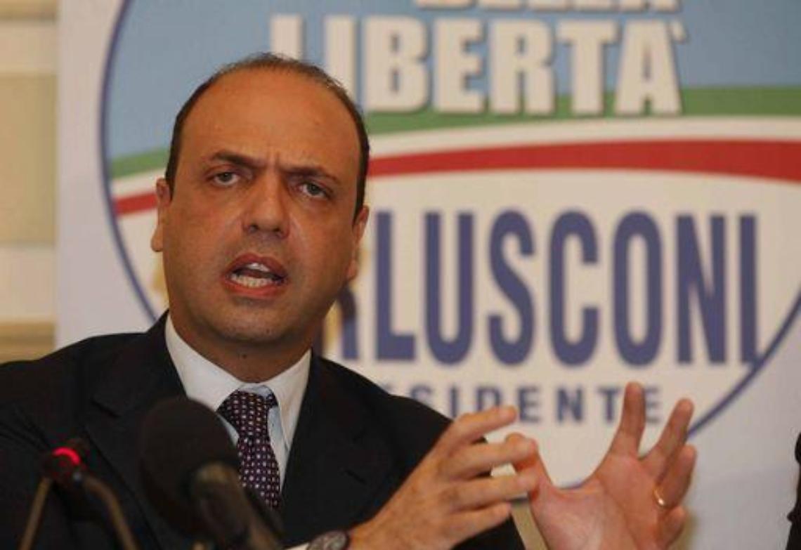 Berlusconi/ Alfano: Giustizia cambi o ci difenderemo con forza