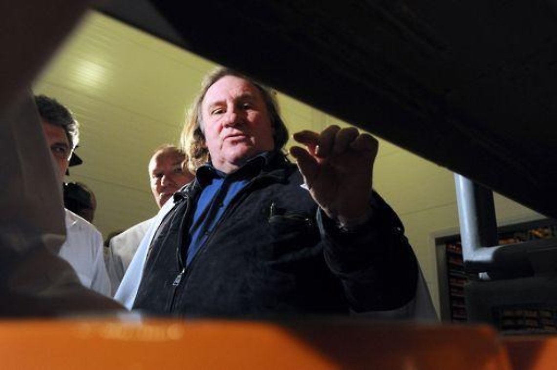 Cinema/ Depardieu: Francia &egrave; triste, per questo me ne sono andato