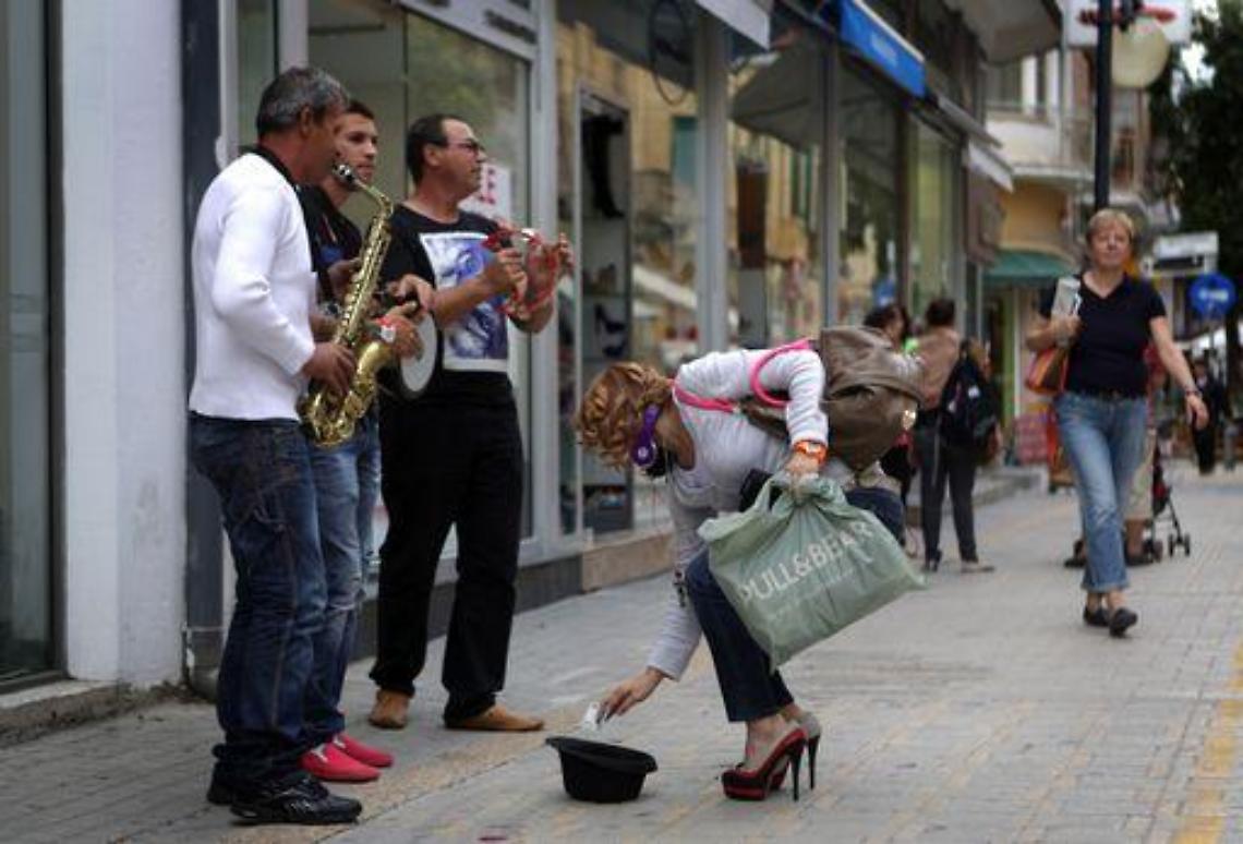 Cipro/ Revocate limitaizoni su uso interno carte di credito