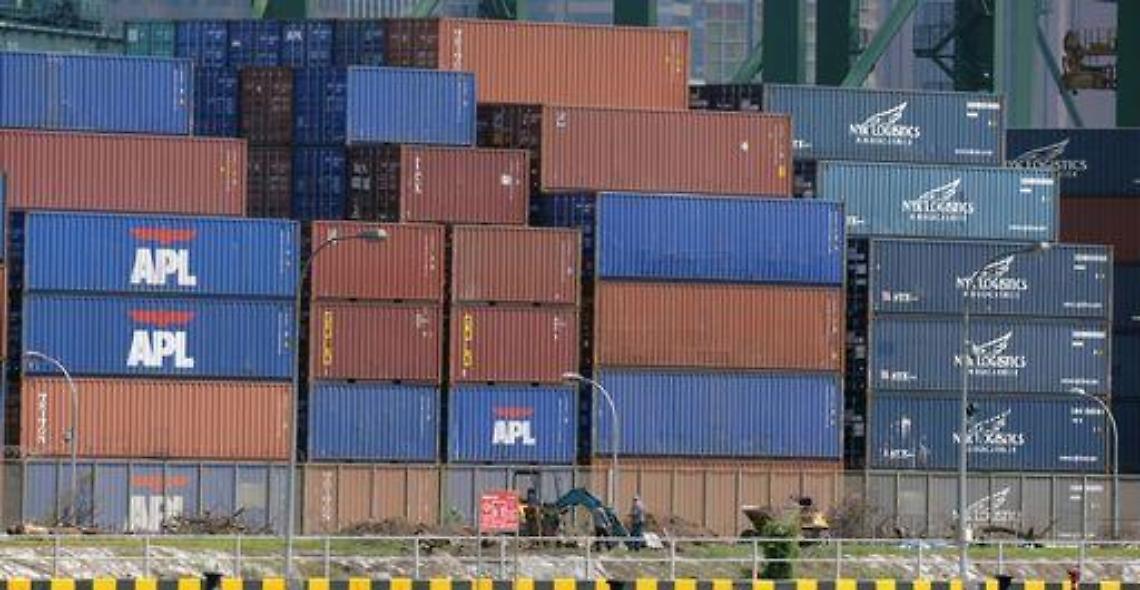 Eurozona/ Manifatturiero si stabilizza, ma resta in recessione