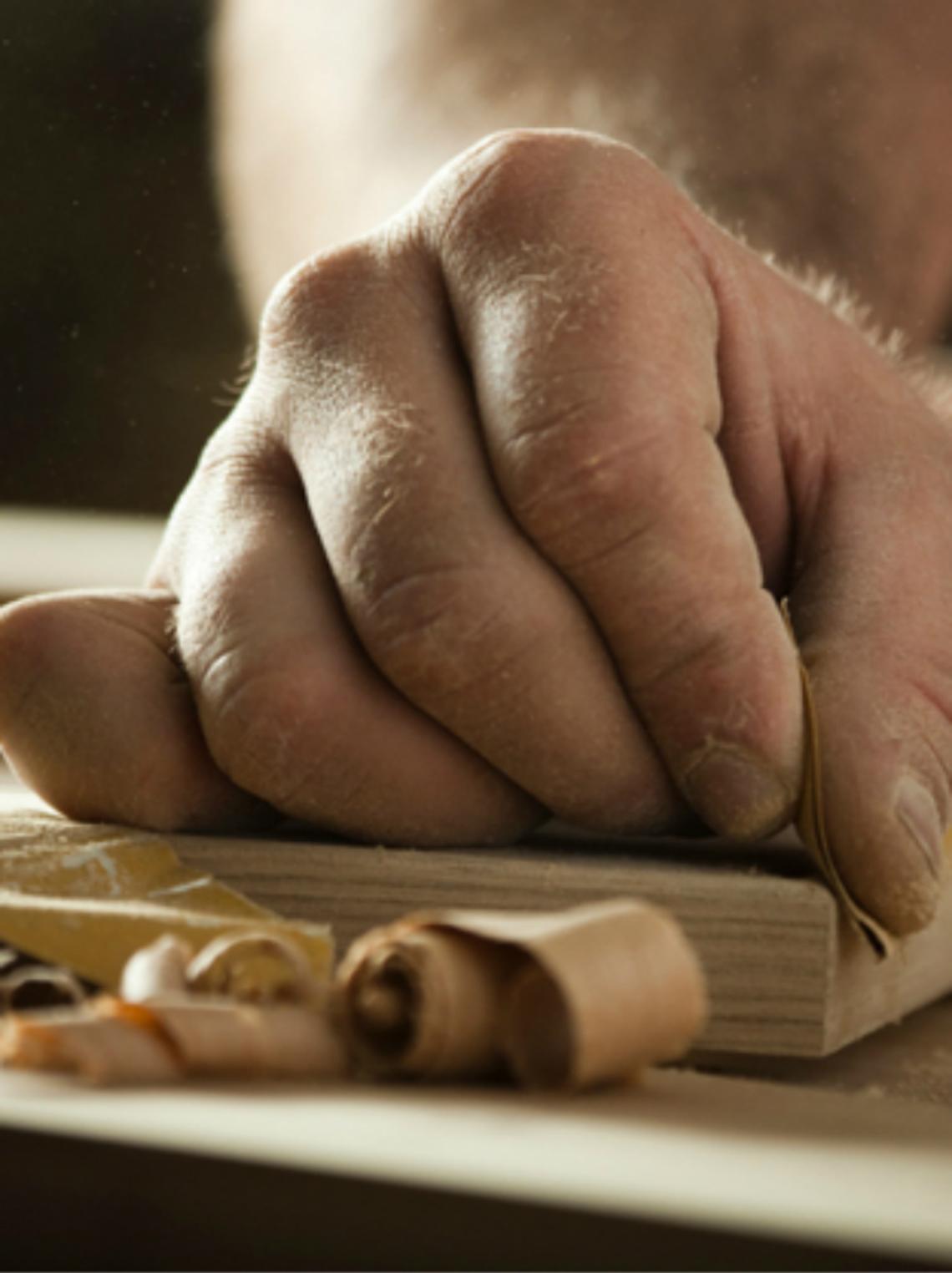 Furto in un magazzino di falegnameria a Chiusano, arrestato pregiudicato 31enne